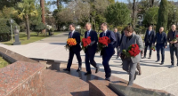 Глава Администрации Сухума Тимур Агрба и вице-губернатор Санкт-Петербурга Кирилл Поляков приняли участие в памятной церемонии