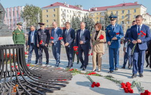 Беслан Эшба поздравил Марину Дбар с Днем города Брянска